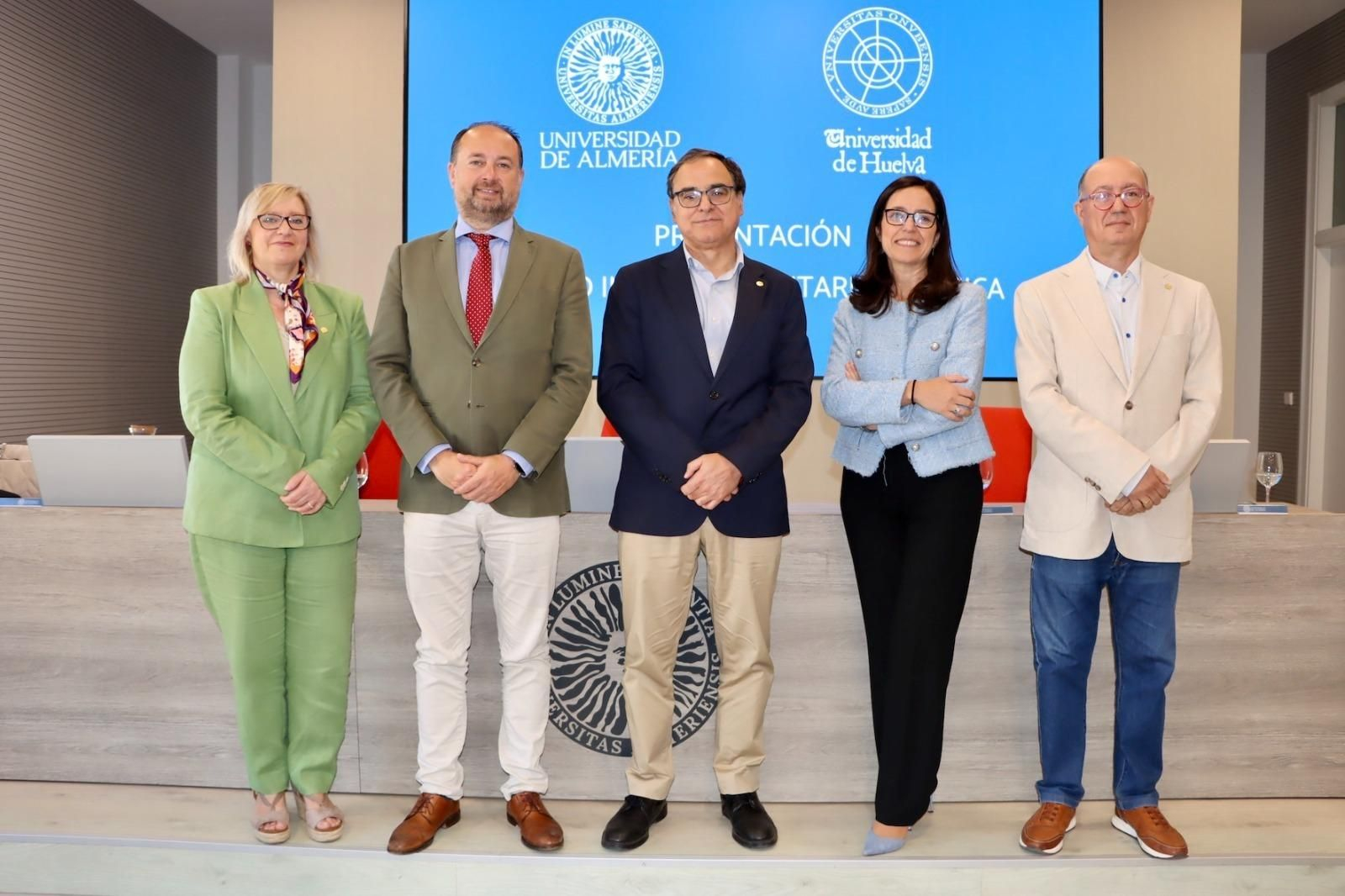 Presentación del nuevo grado de Física que impartirán las universidades de Almería y Huelva.