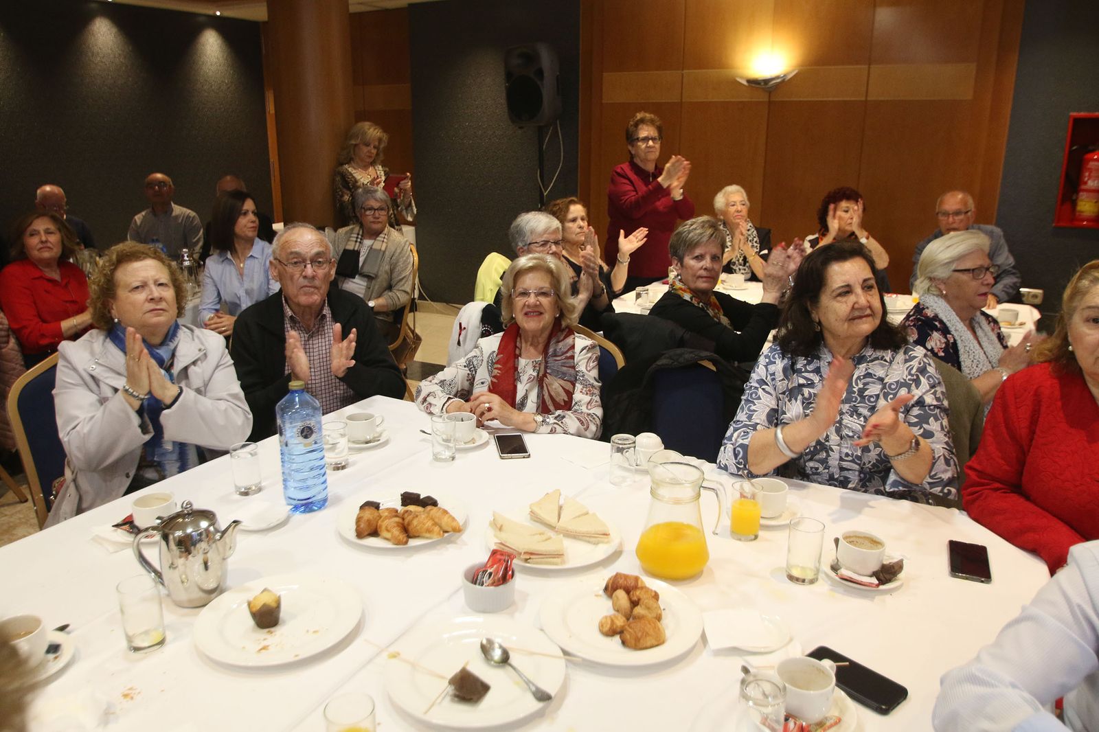 Las imágenes de la visita de Juanma Moreno a Almería