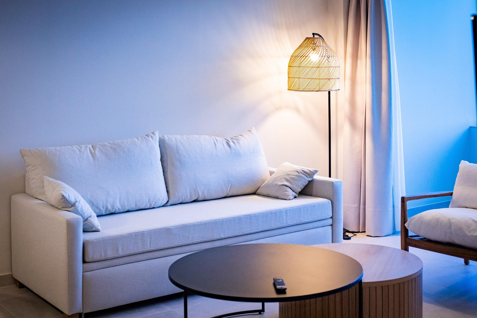 Los Apartamentos Playa Victoria de Cádiz abren sus puertas al público