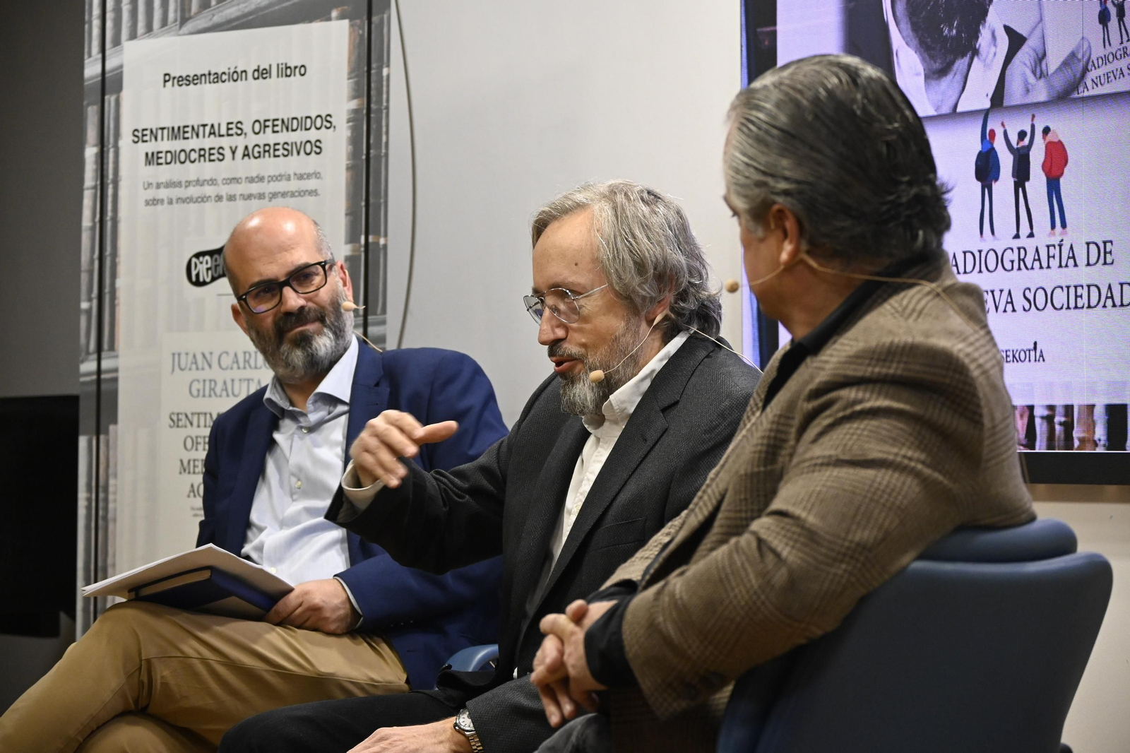 Imágenes de la presentación del libro de Juan Carlos Girauta  "Sentimentales, ofendidos, mediocres y agresivos"