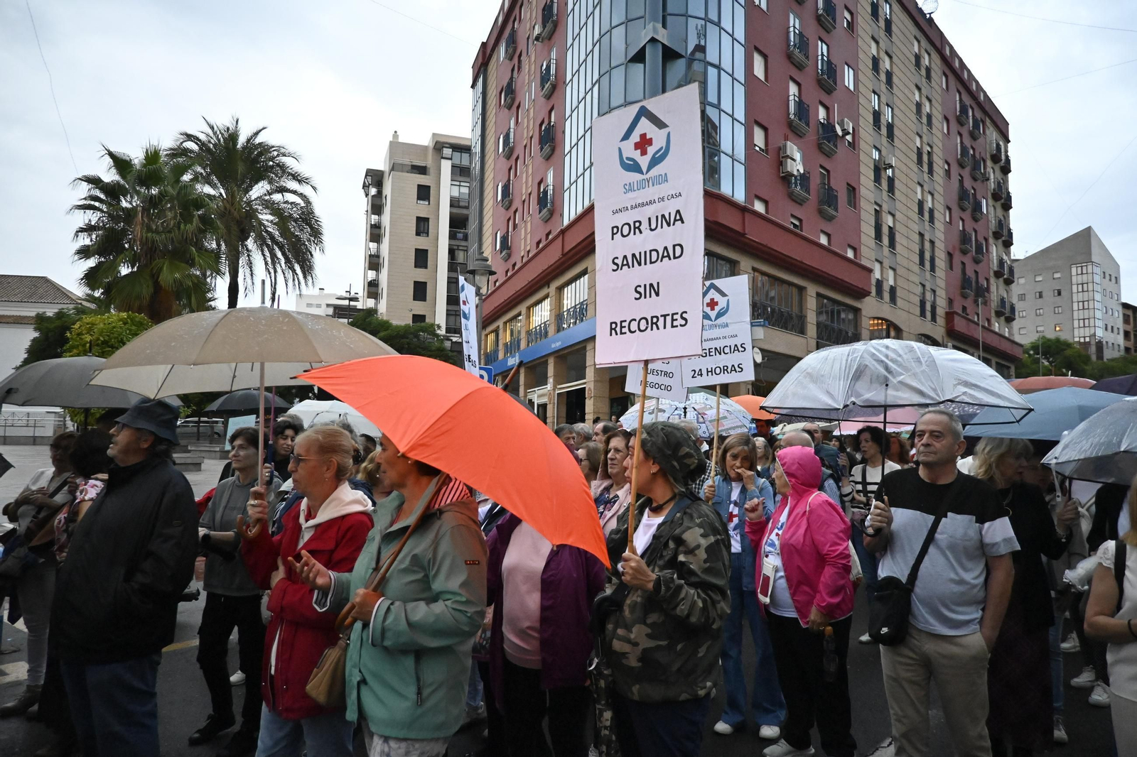 Las mejores imágenes de la manifestación por la sanidad en Huelva