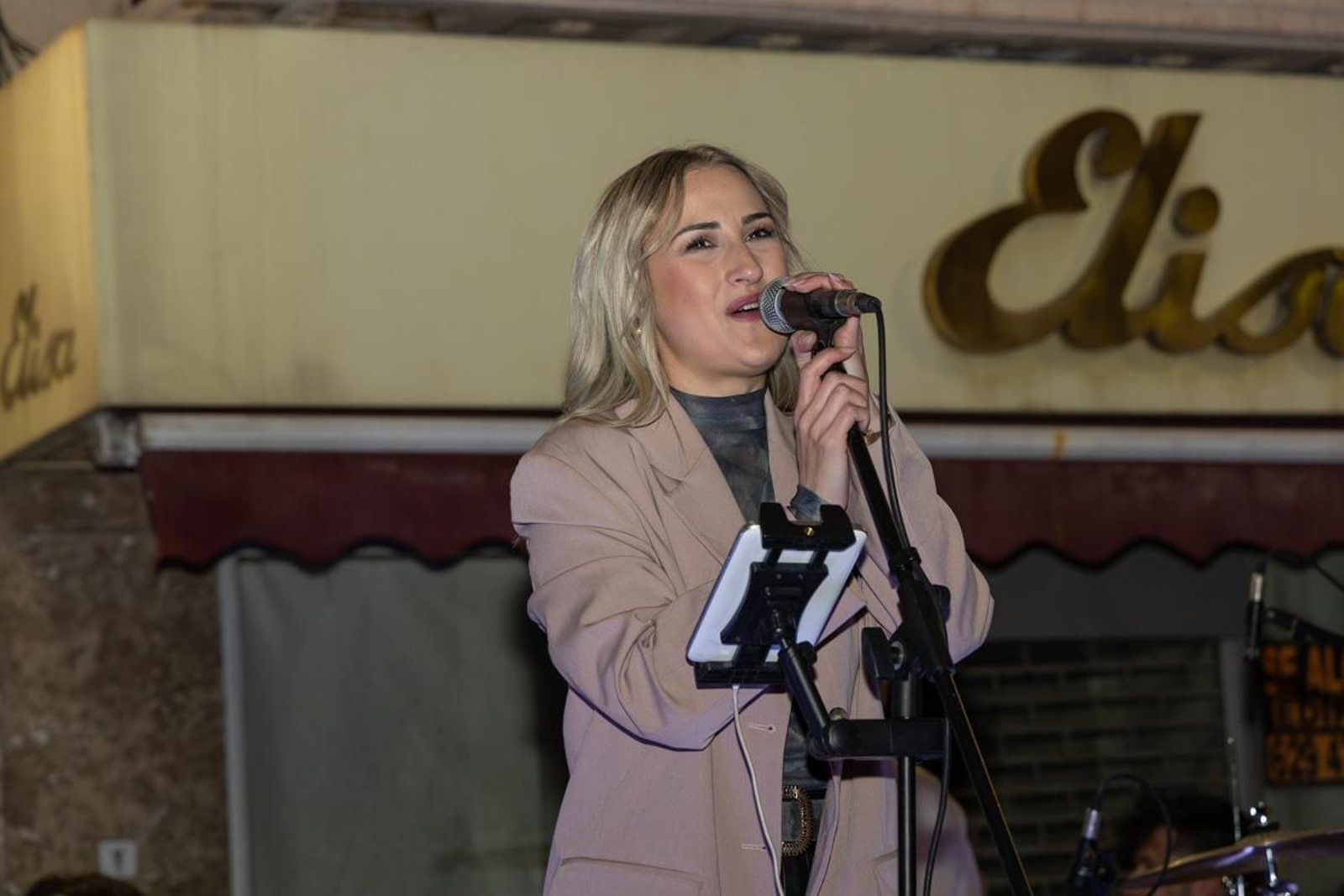 Zambomba de la Hermandad de la Buena Muerte y actuación de Maria Soledad