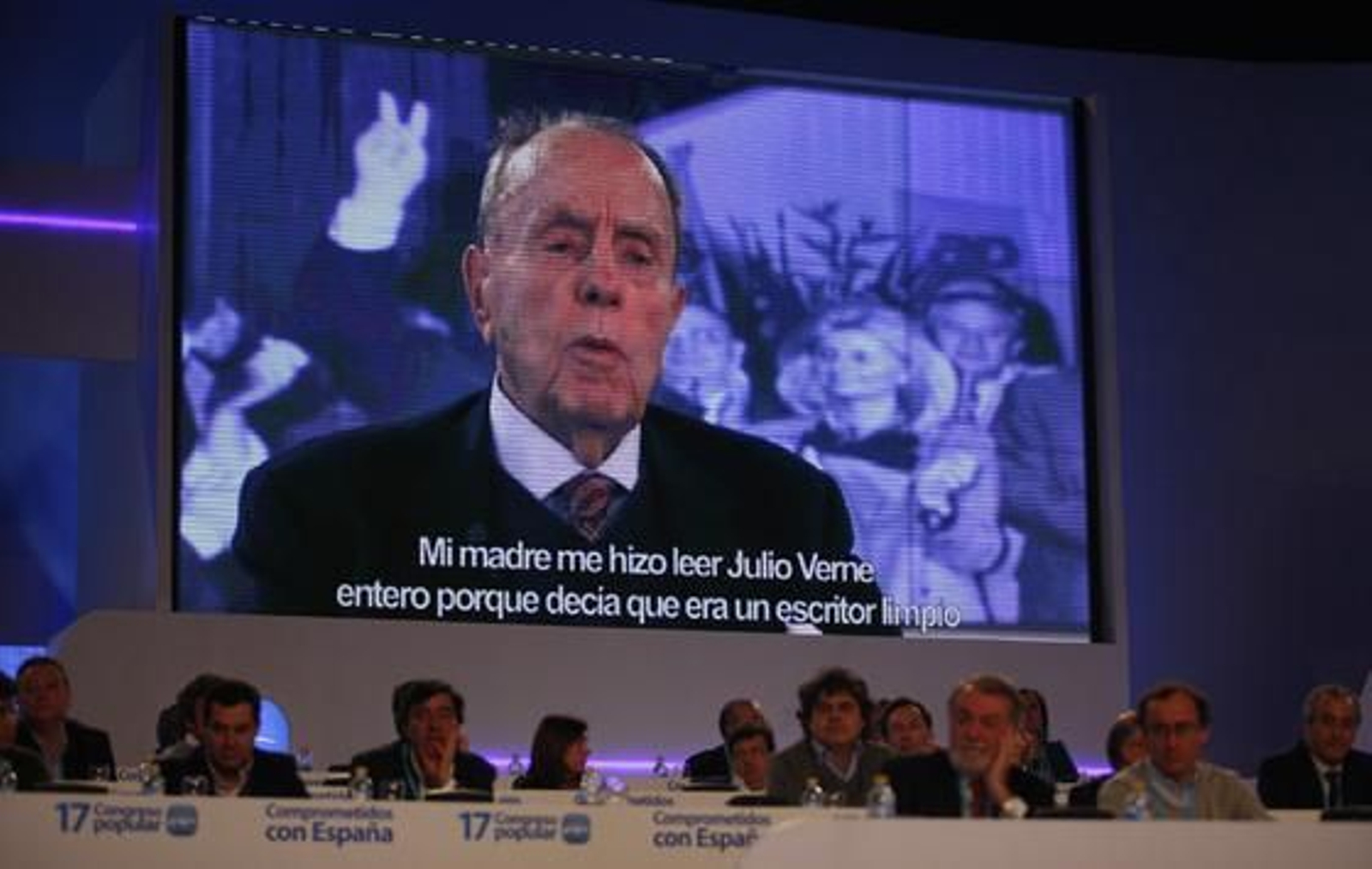 Varios miembros del Partido Popular durante la celebración del Congreso Nacional del PP. 

Foto: Antonio Pizarro