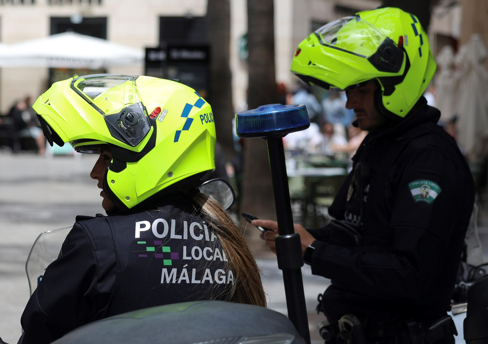 Dos policías locales de Málaga Dos policías locales de Málaga