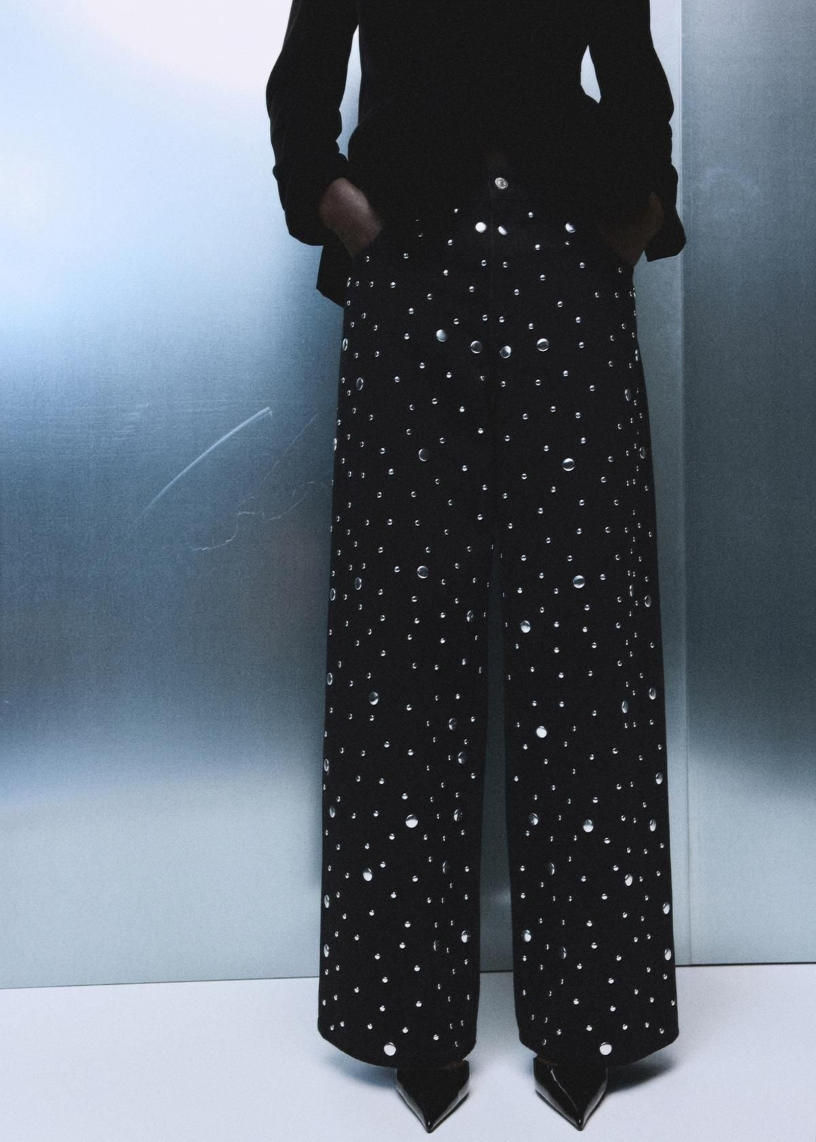 Vaqueros con tachuelas de Mango.