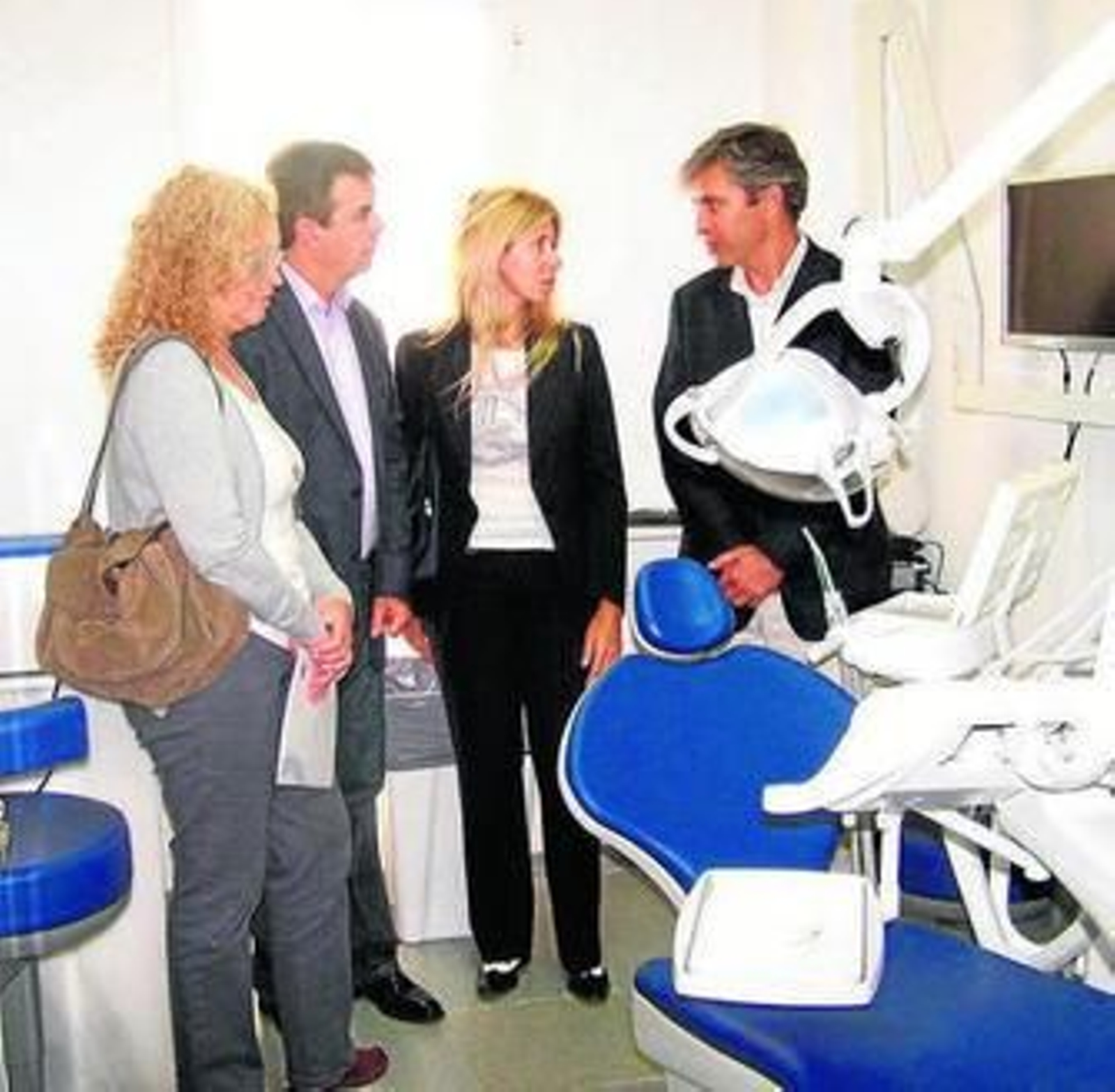 José Martín y María José Rico, ayer en la apertura del centro aljaraqueño.