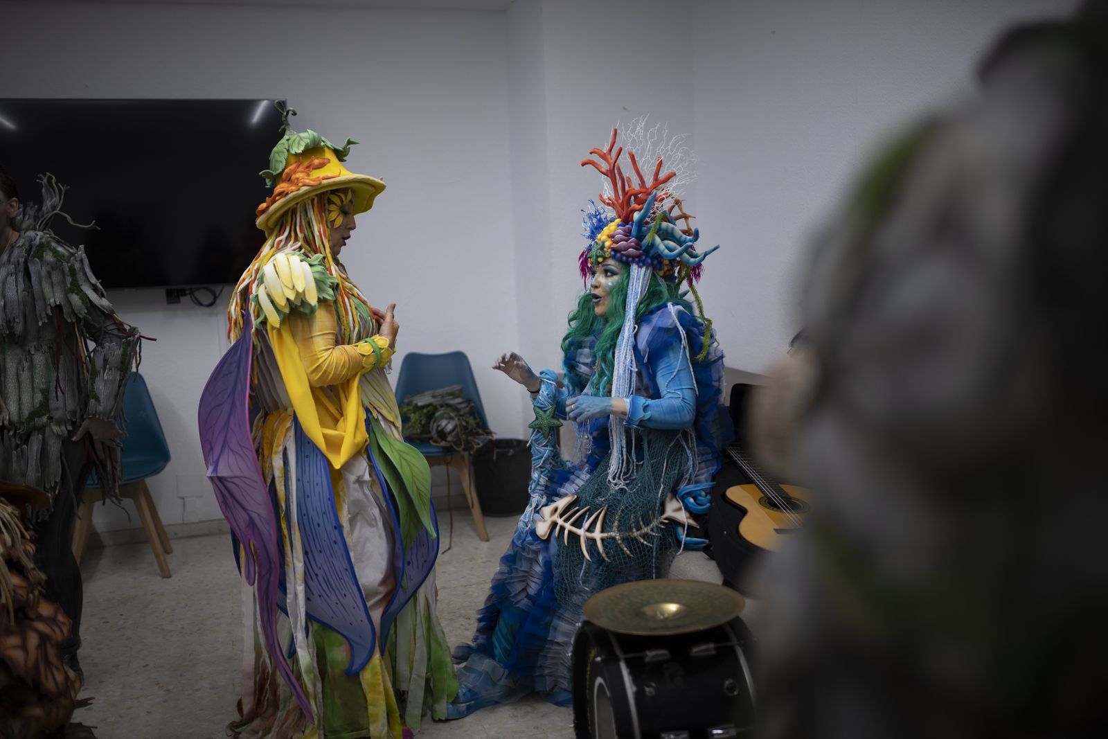 Imágenes de la actuación de la comparsa de Huelva "La vieja verde" en el Carnaval Colombino