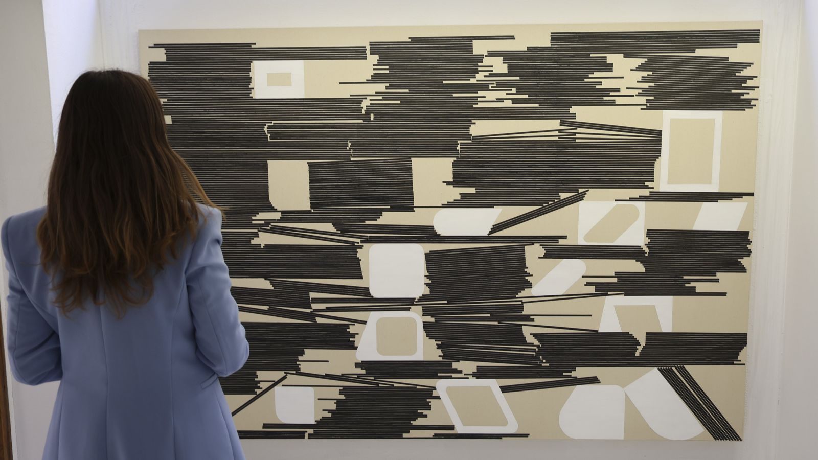 El equilibrio, la geometría y la composición rítmica forman parte de esta obra.