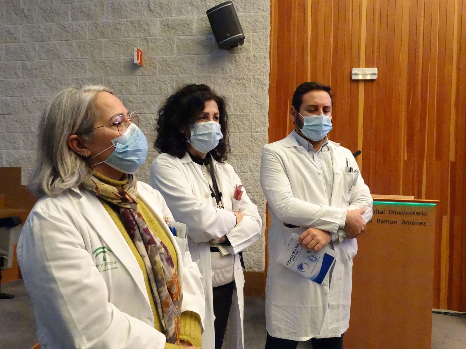 Fotografías de la presentación en el Hospital Juan Ramón Jiménez de la nueva escuela de ictus