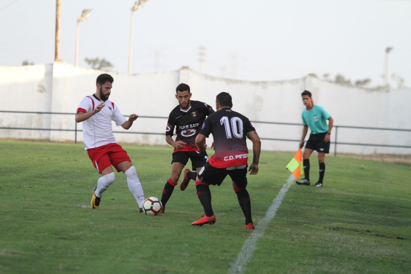 Andrés Pérez (Pinzón), en un partido de la presente temporada.