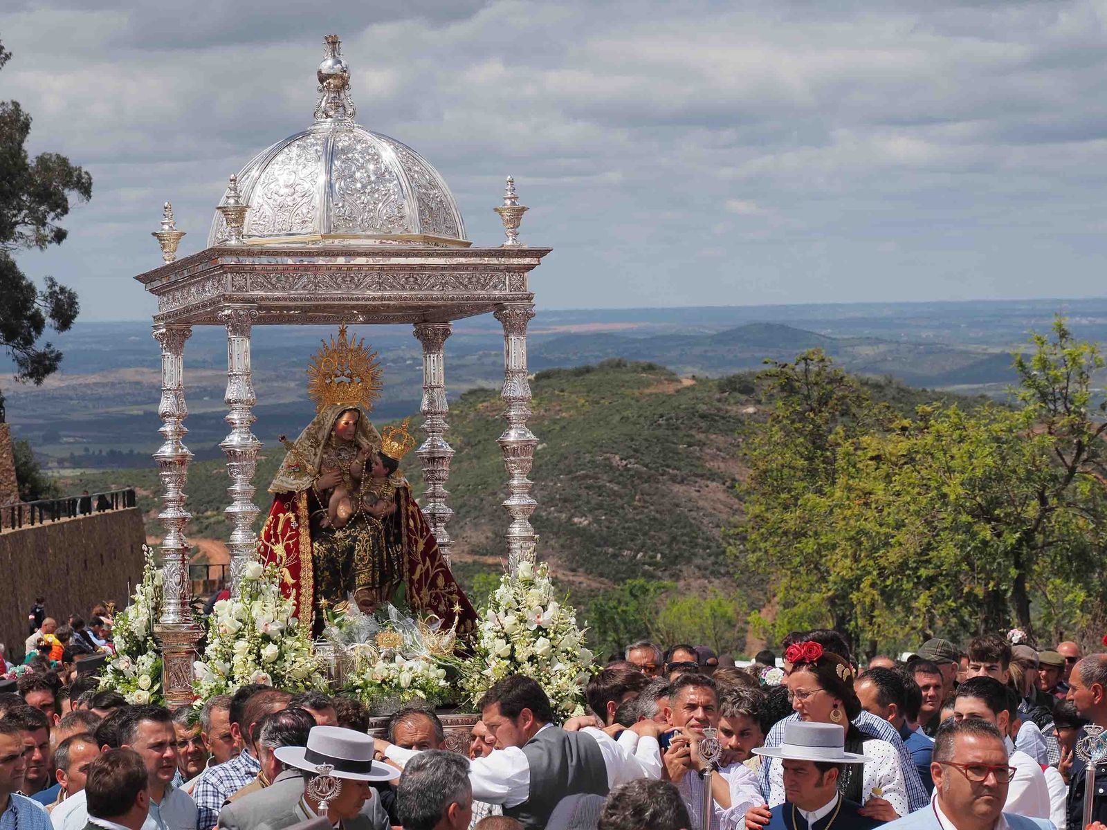 Las mejores imágenes de la Romería de la Virgen de la Peña 2022