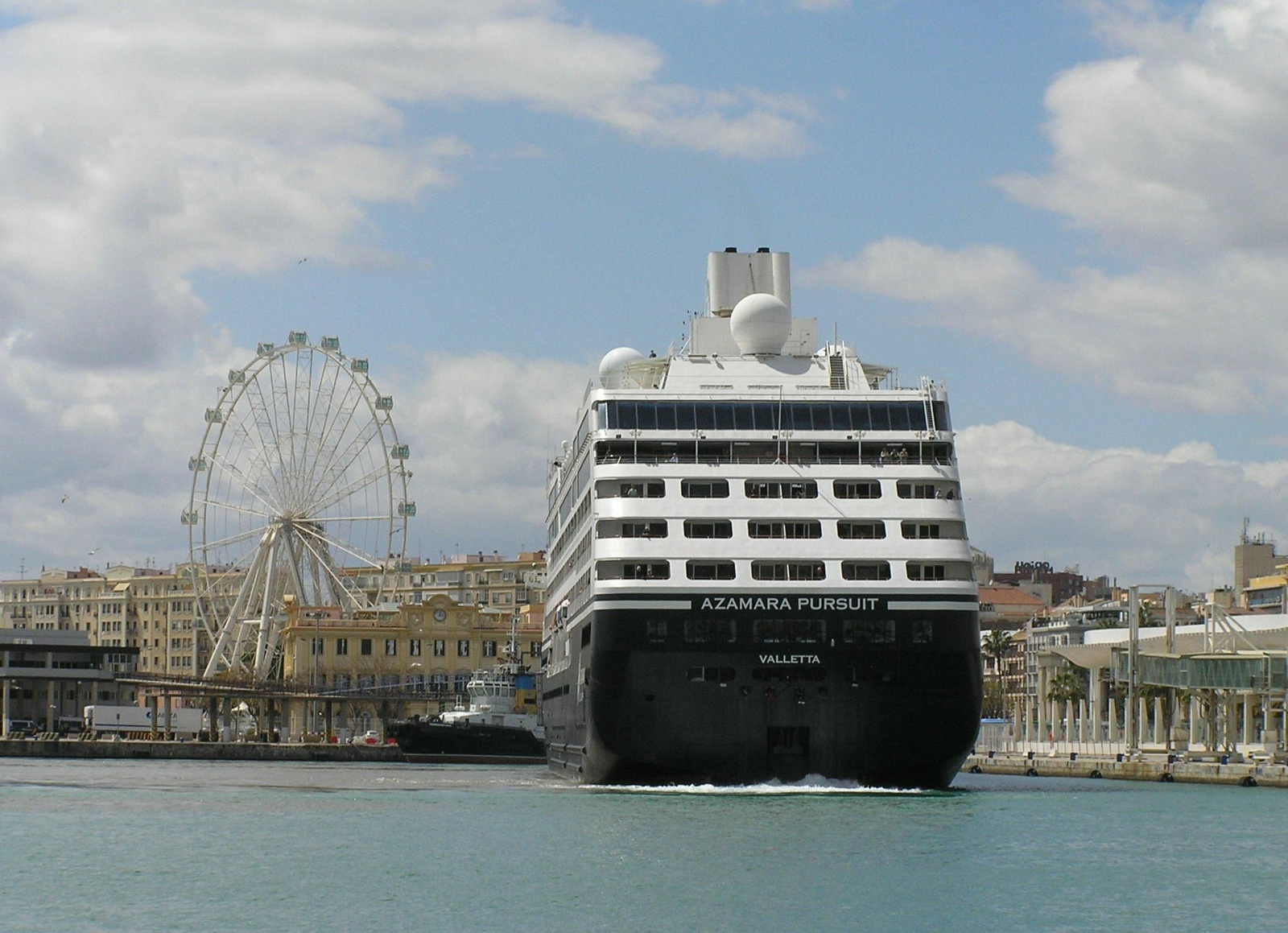 Las fotos de la primera visita del buque de crucero 'Azamara Pursuit' al puerto de Málaga