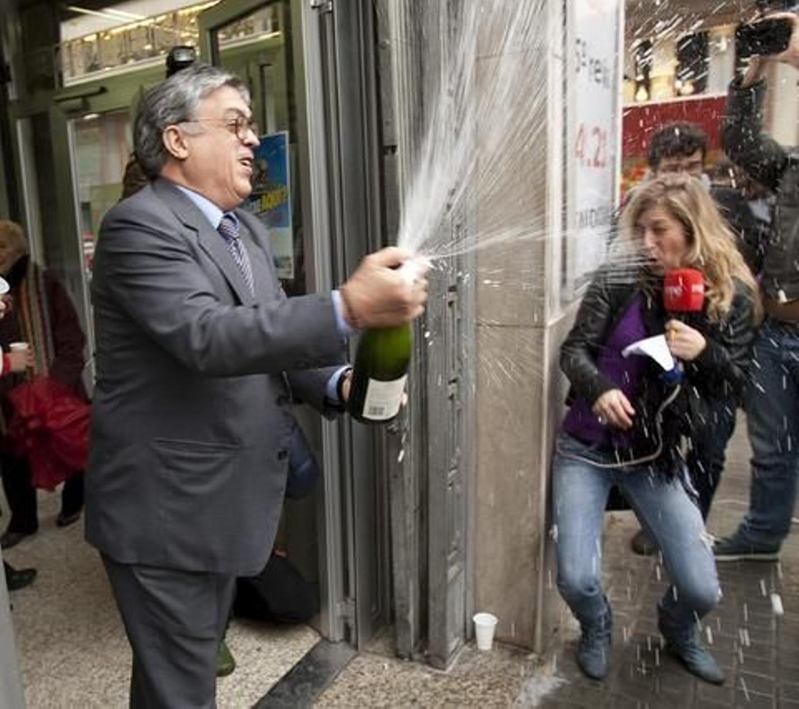 Los ganadores del sorteo.

Foto: EFE