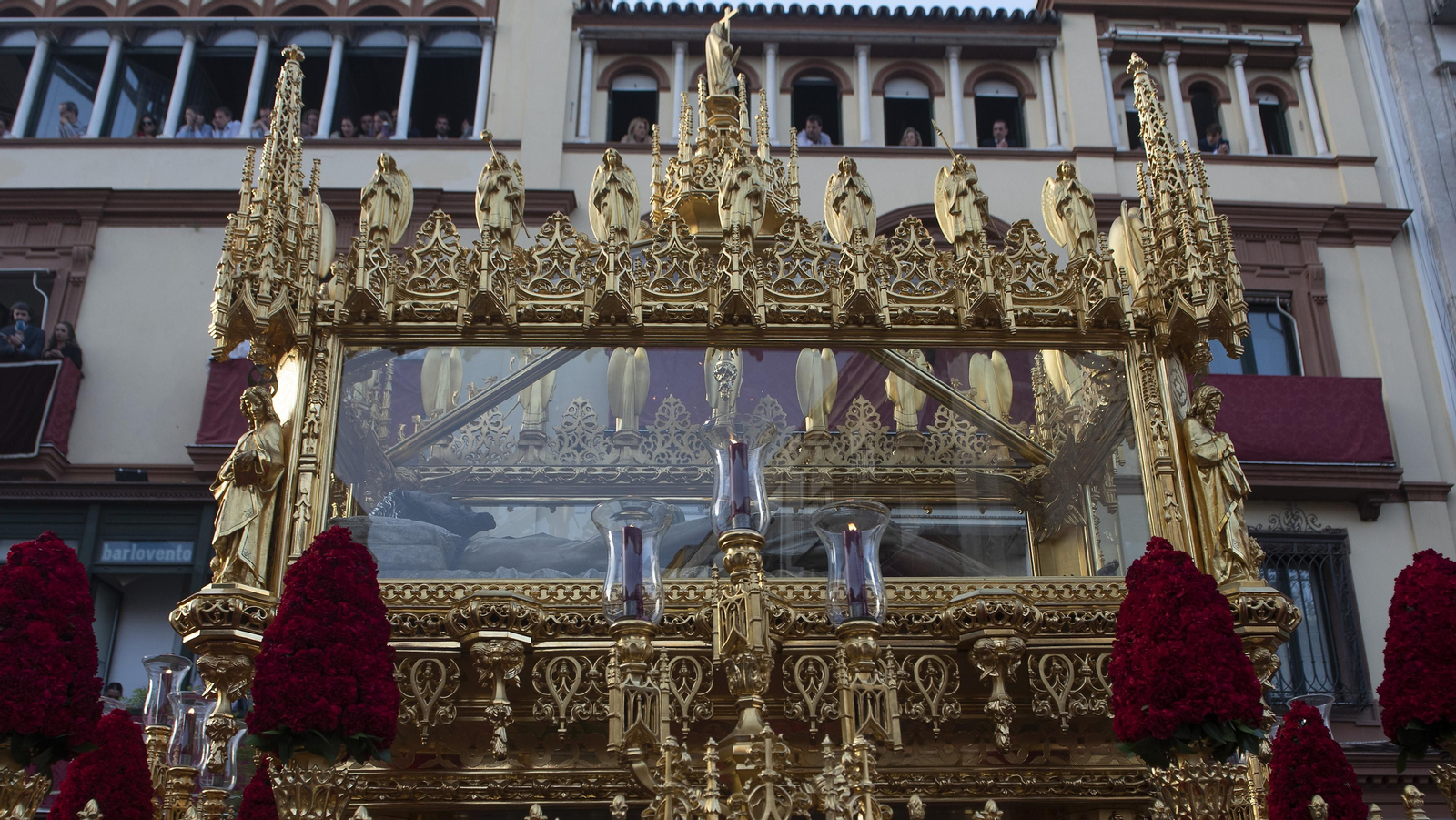 Las imágenes del Santo Entierro Grande por la Campana