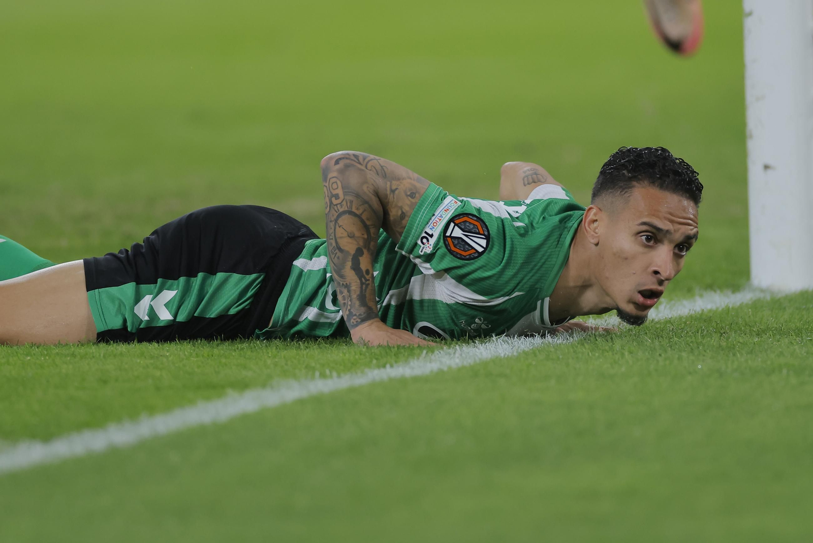 Antony, sobre el césped de La Cartuja.