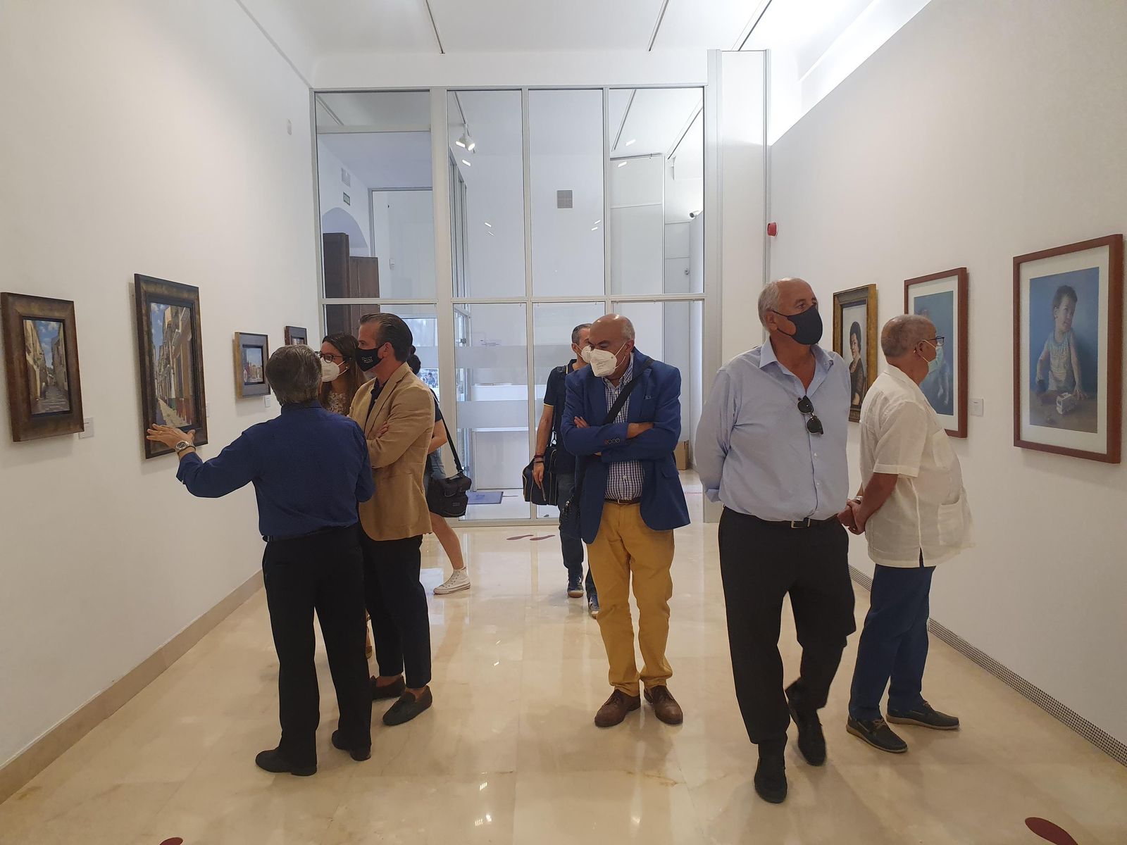 Una de las salas con obras de Leonardo Fernández en el MAD de Antequera.