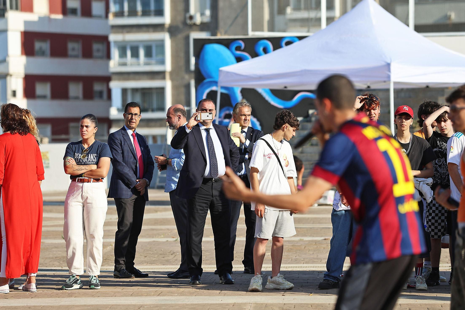 Imágenes de la muestra de arte urbano en la Plaza del Titan de Huelva