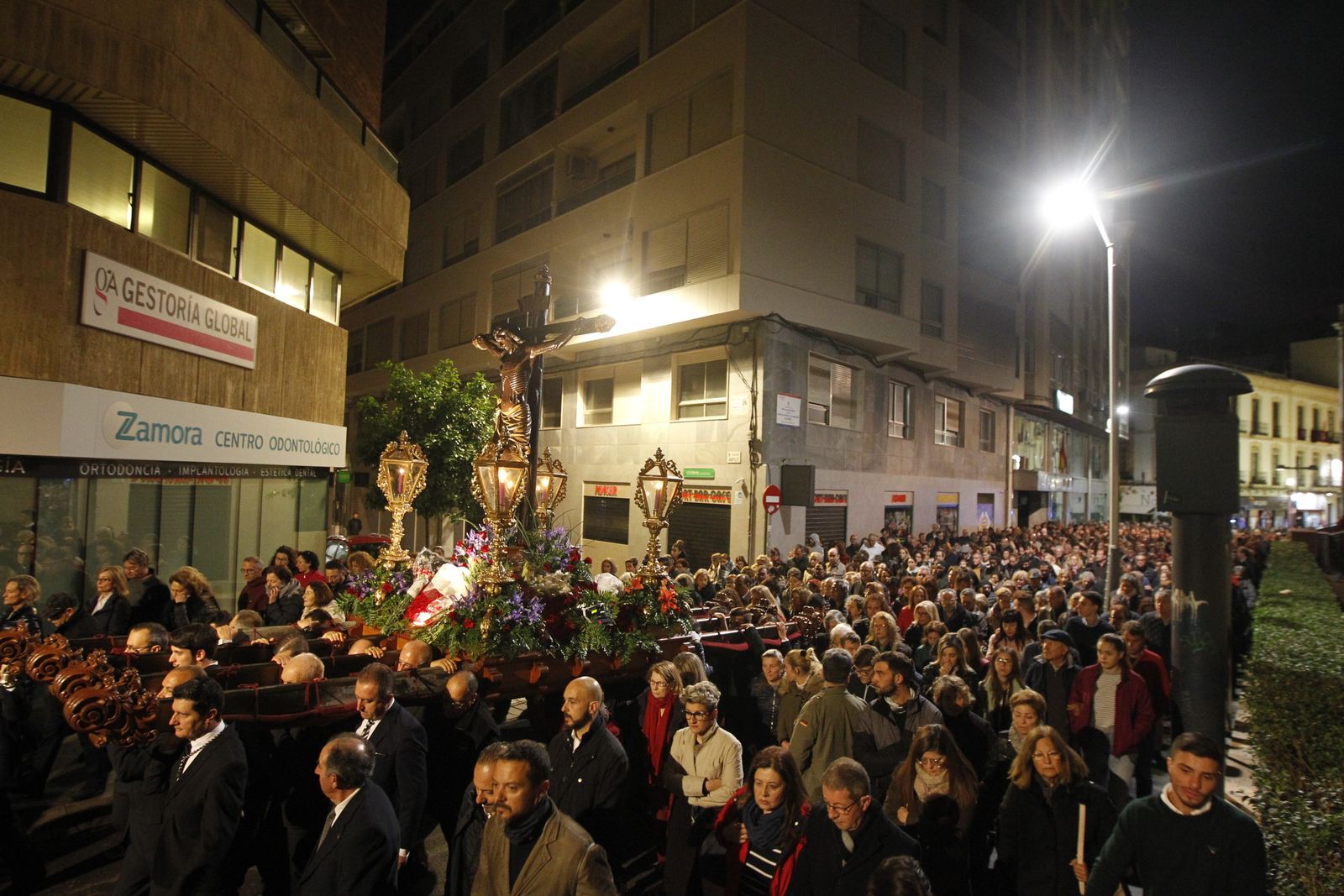 Imágenes Via Crucis Santo Cristo de la Escucha. Semana Santa Almería 2019