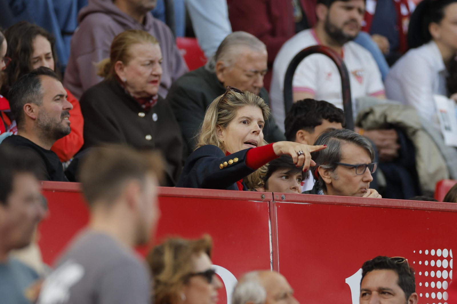 Búscate en las fotos del Sevilla FC - Alavés