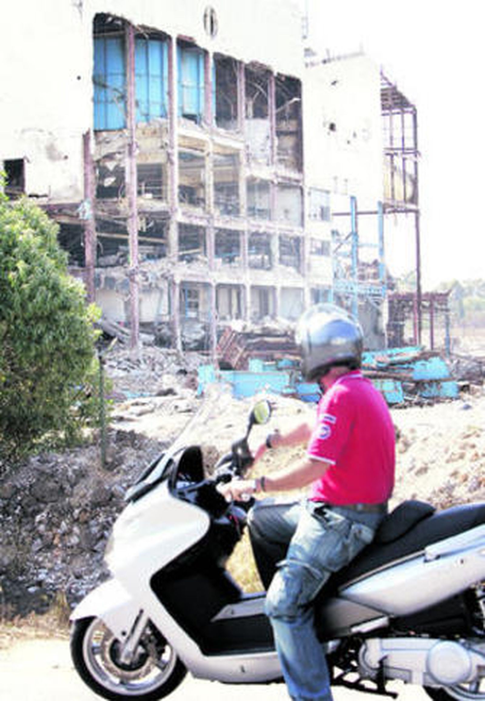 Vista del exterior de la azucarera de Guadalcacín.
