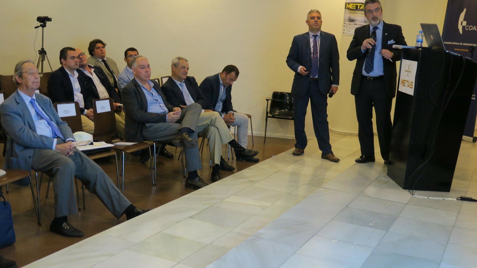 José Luis Esteban y Salvador Doctor presentan la línea 4.