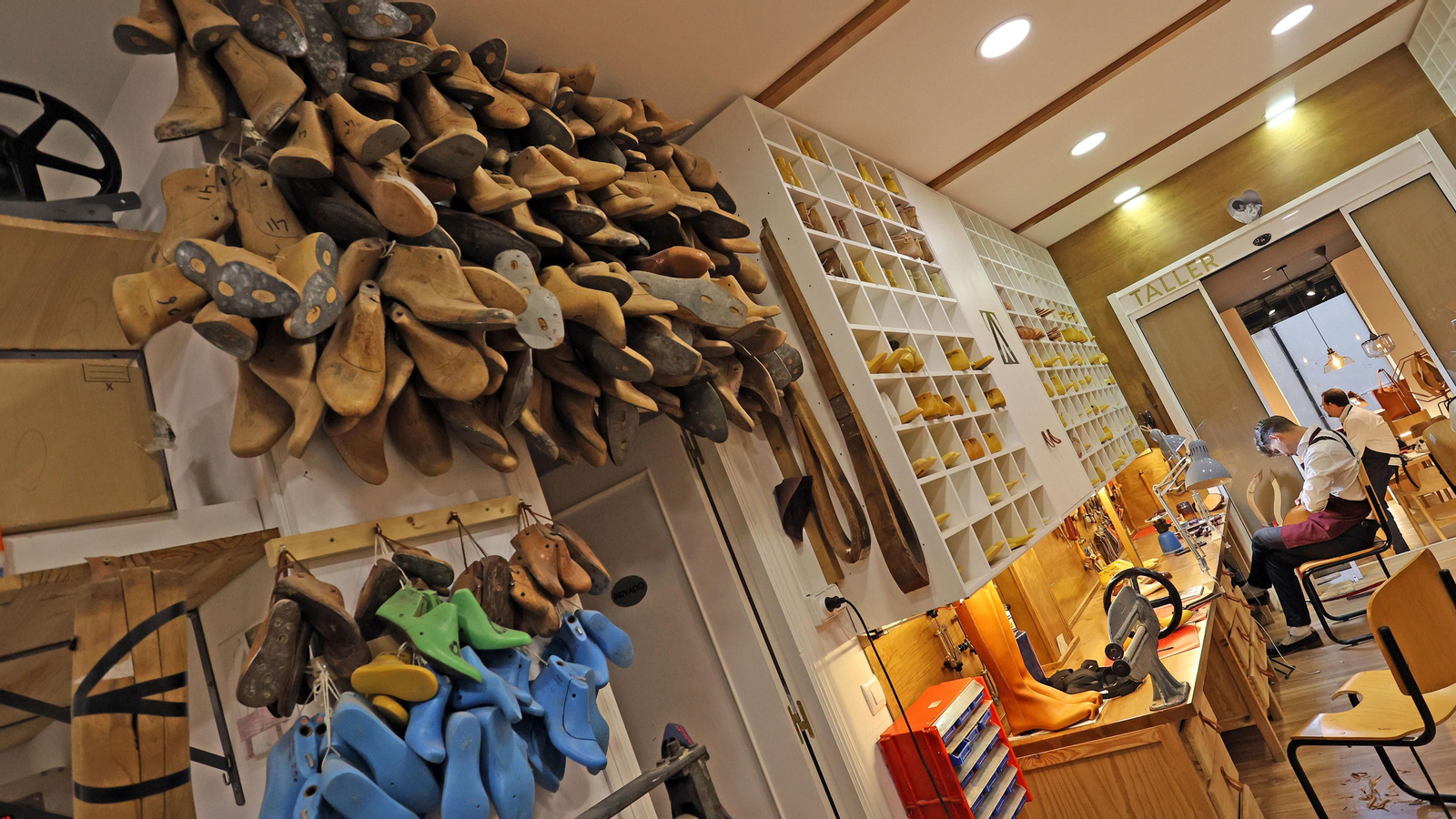 Así trabajan los alumnos de Abraham Zambrana en su taller de formación