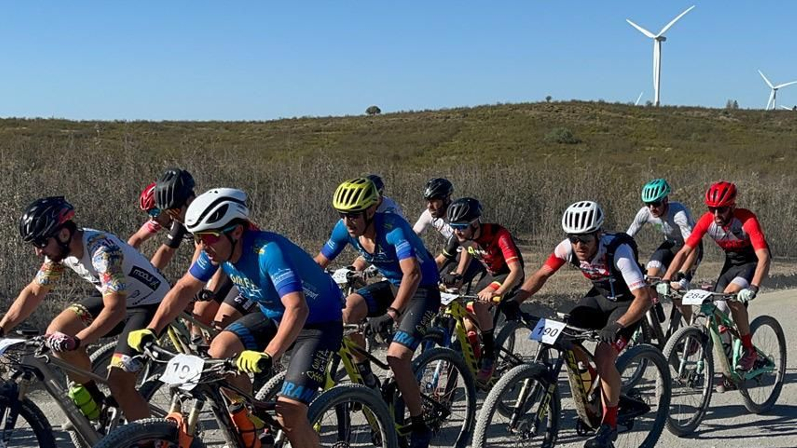 Participantes en una de las pruebas de la Huelva Series XCM 2023.