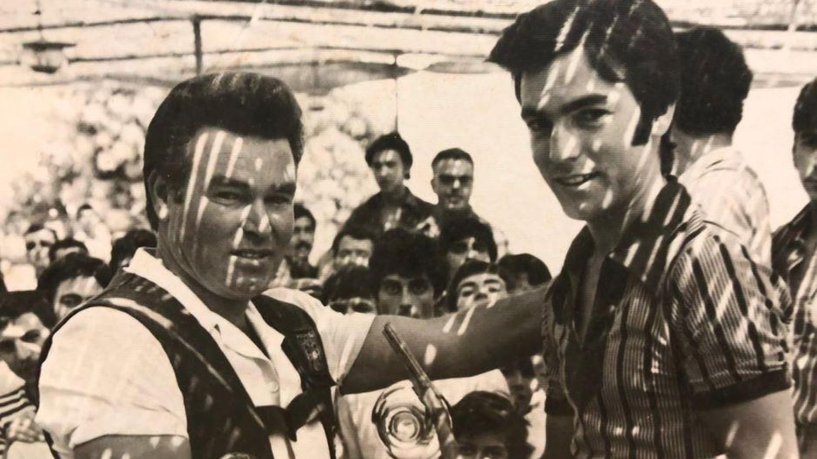 Colorado recibe un premio tras una competición