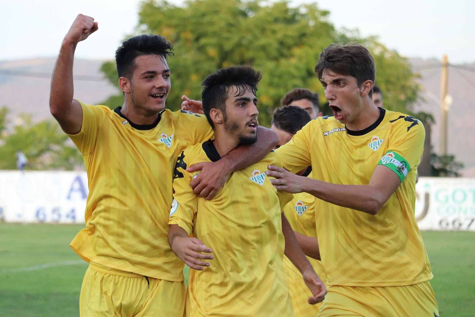Ismael, en un partido con el filial del Betis.