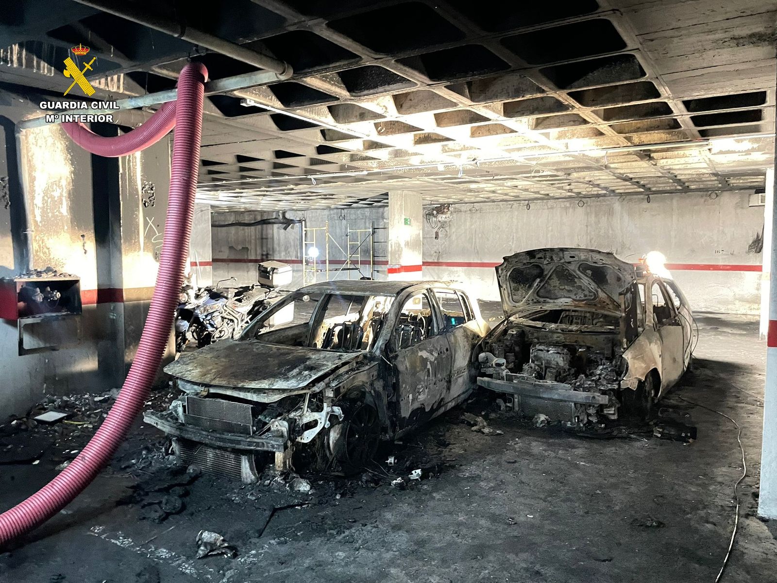 Garaje incendiado por el detenido.