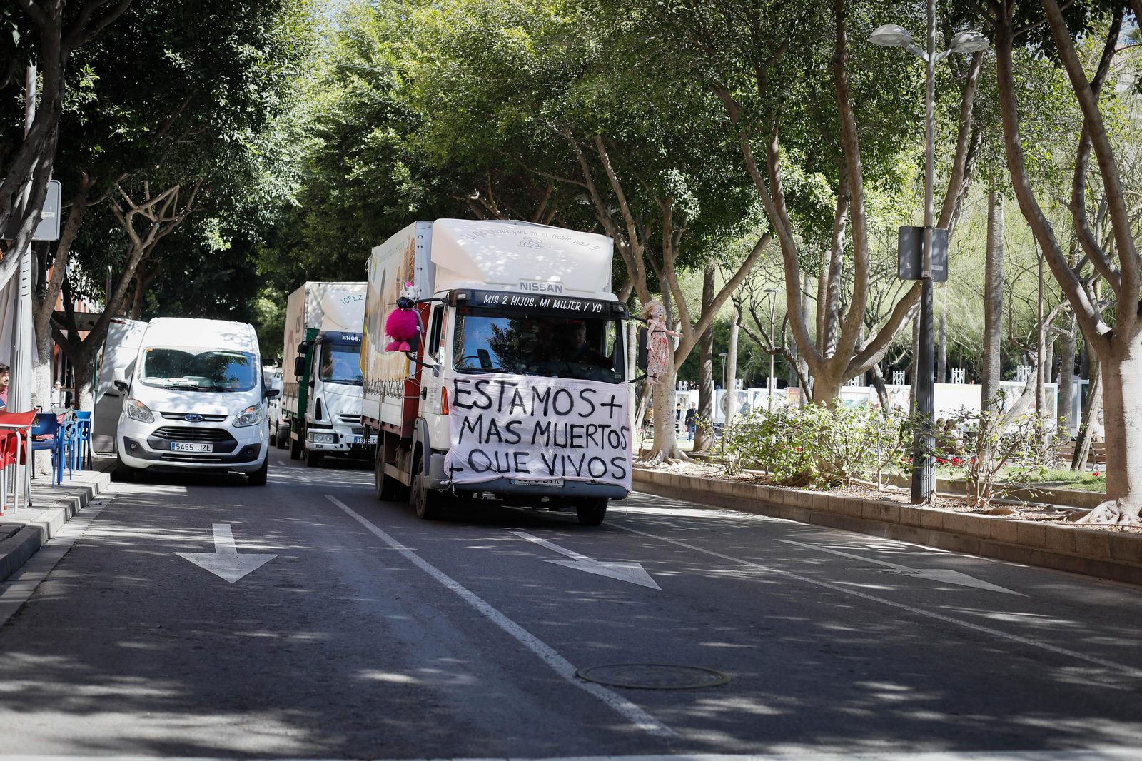 Los agricultores colapsan el puerto de Almería