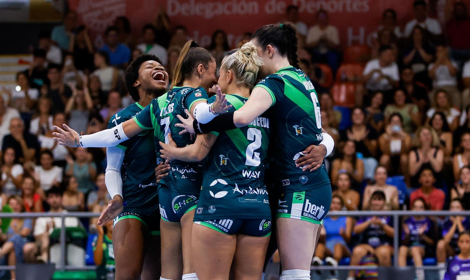 Las fotos del debut en Europa del FP Pro Voley Cajasol