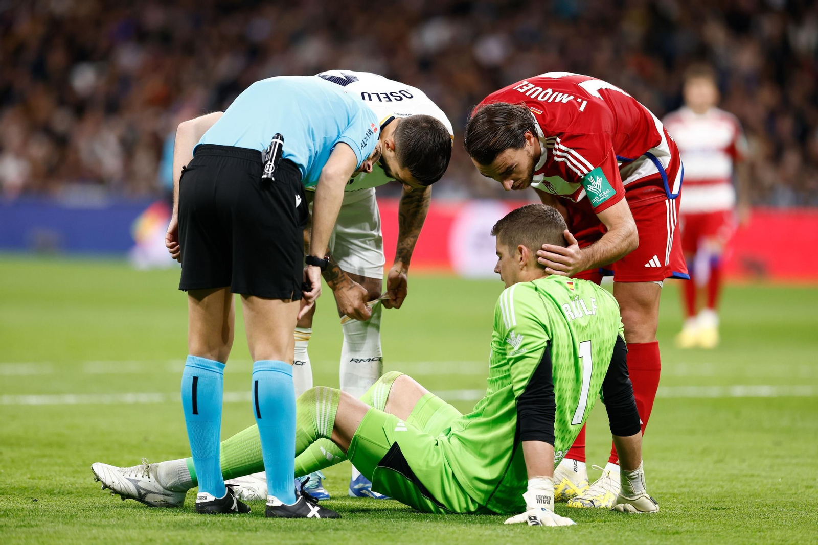 Raúl Fernández jugó su último partido con el Granada CF en el Bernabéu.
