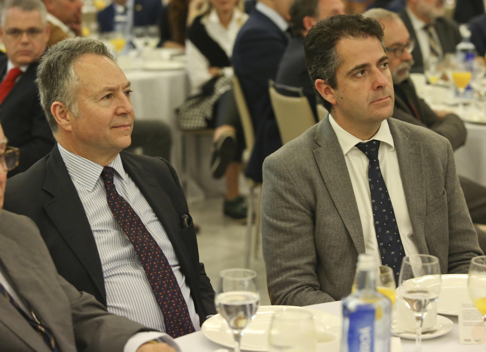 Las imágenes del desayuno-coloquio con Rafael Domínguez de Gor