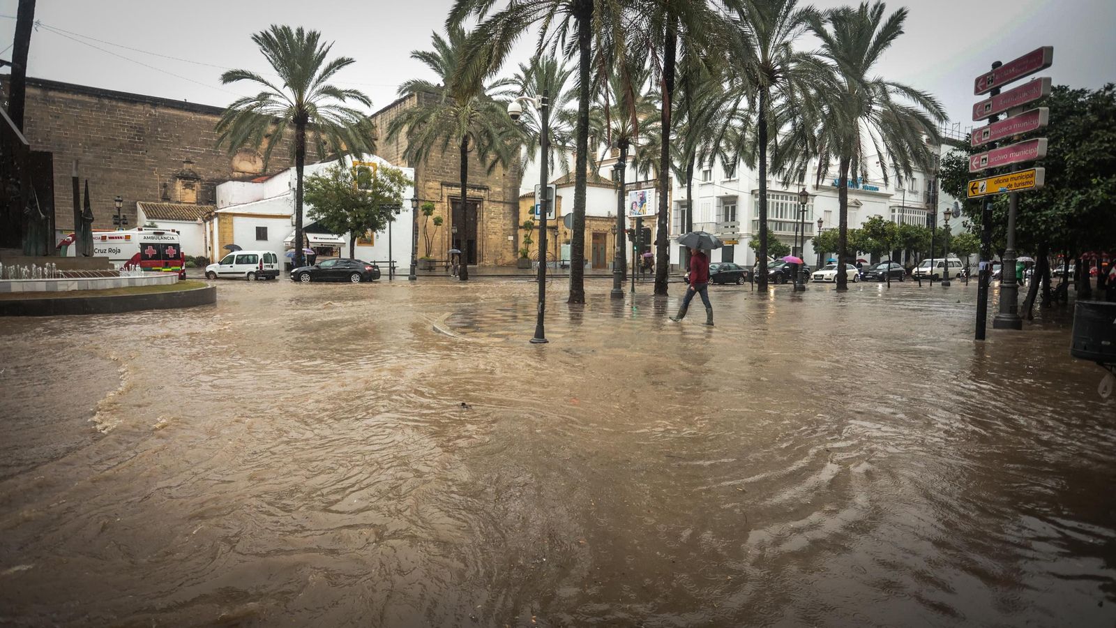 Imágenes del paso de la Dana, inundaciones, destrozos y caos por todo Jerez