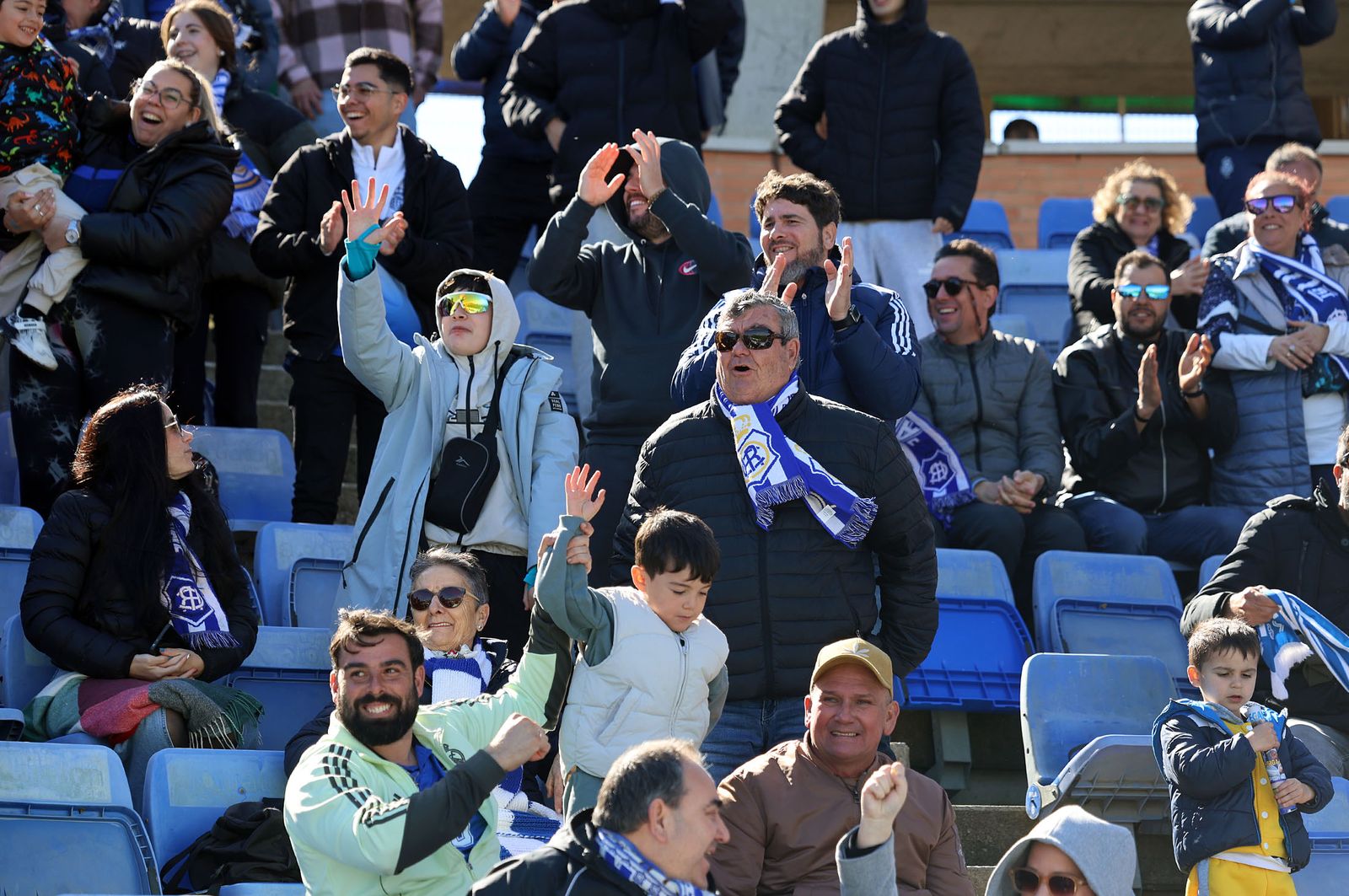 Búscate en las gradas del Nuevo Colombino en el Recre-Yeclano