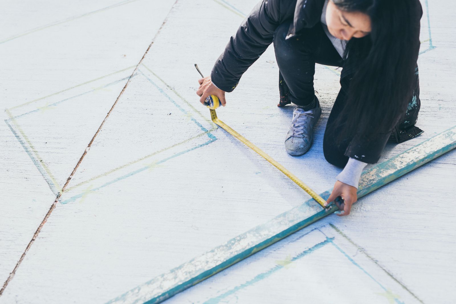 Una artista de Boa Mistura, en plena ejecución de 'El Patio del Tiempo'.