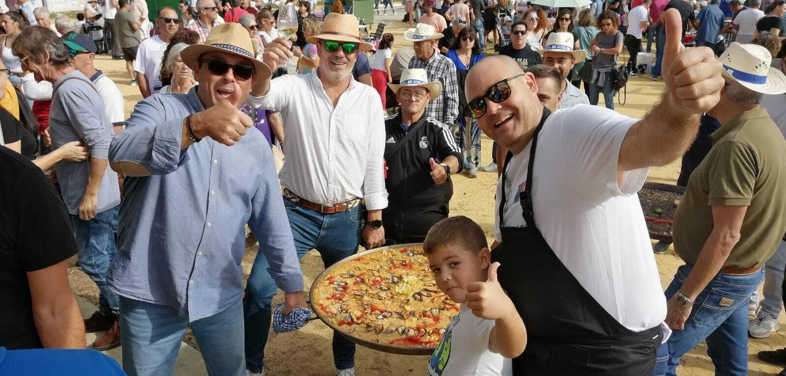 Búscate en el concurso de paellas de Puerto Real