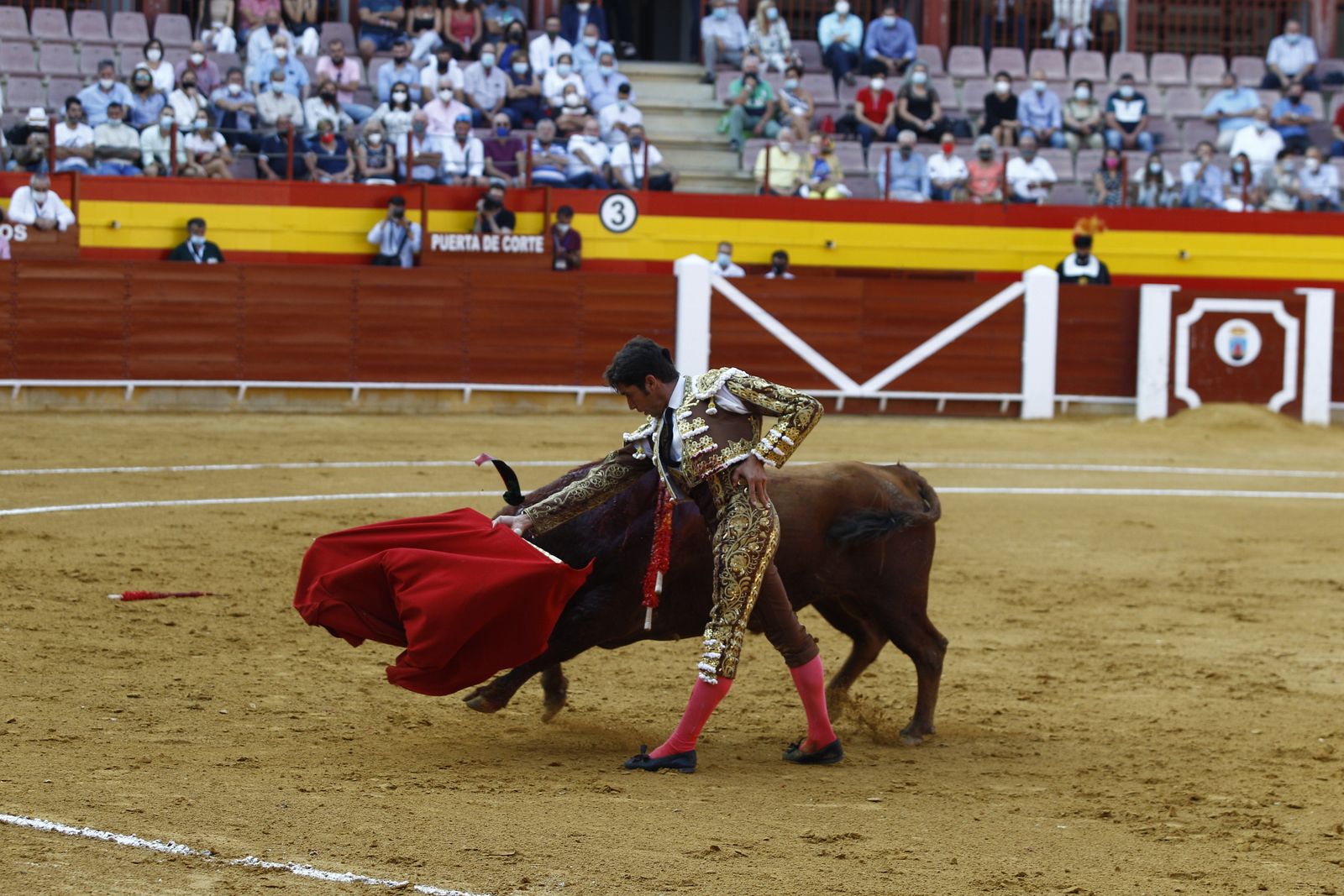 Fotogalería corrida de toros. Cayetano Rivera, Paco Ureña y Roca Rey. Roquetas de Mar.