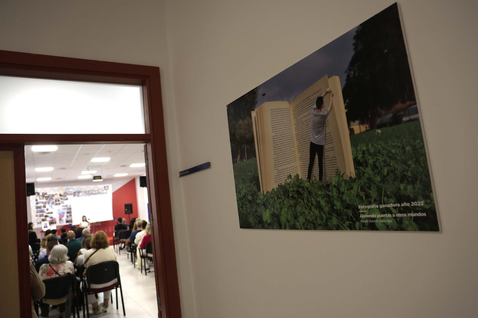 Las fotos del homenaje póstumo a Marian Díaz, directora de la Escuela Oficial de Idiomas de San Roque