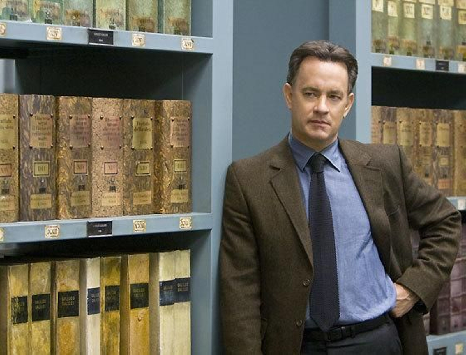 El experto en Simbología Robert Langdon (Tom Hanks) tendrá que investigar en esta ocasión una conspiración que podría hacer que la Iglesia Católica se tambalease.  Foto: Sony Pictures
