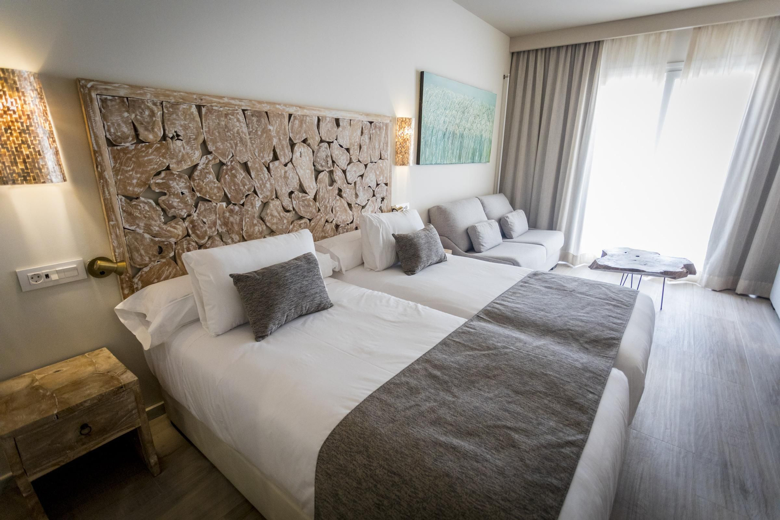 El hotel Zahara Beach & Spa, en imágenes