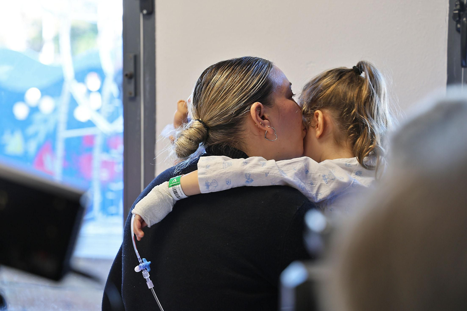 La mágica visita de Papá Noel a el Patio del Amor de Pediatría del Hospital Juan Ramón Jiménez