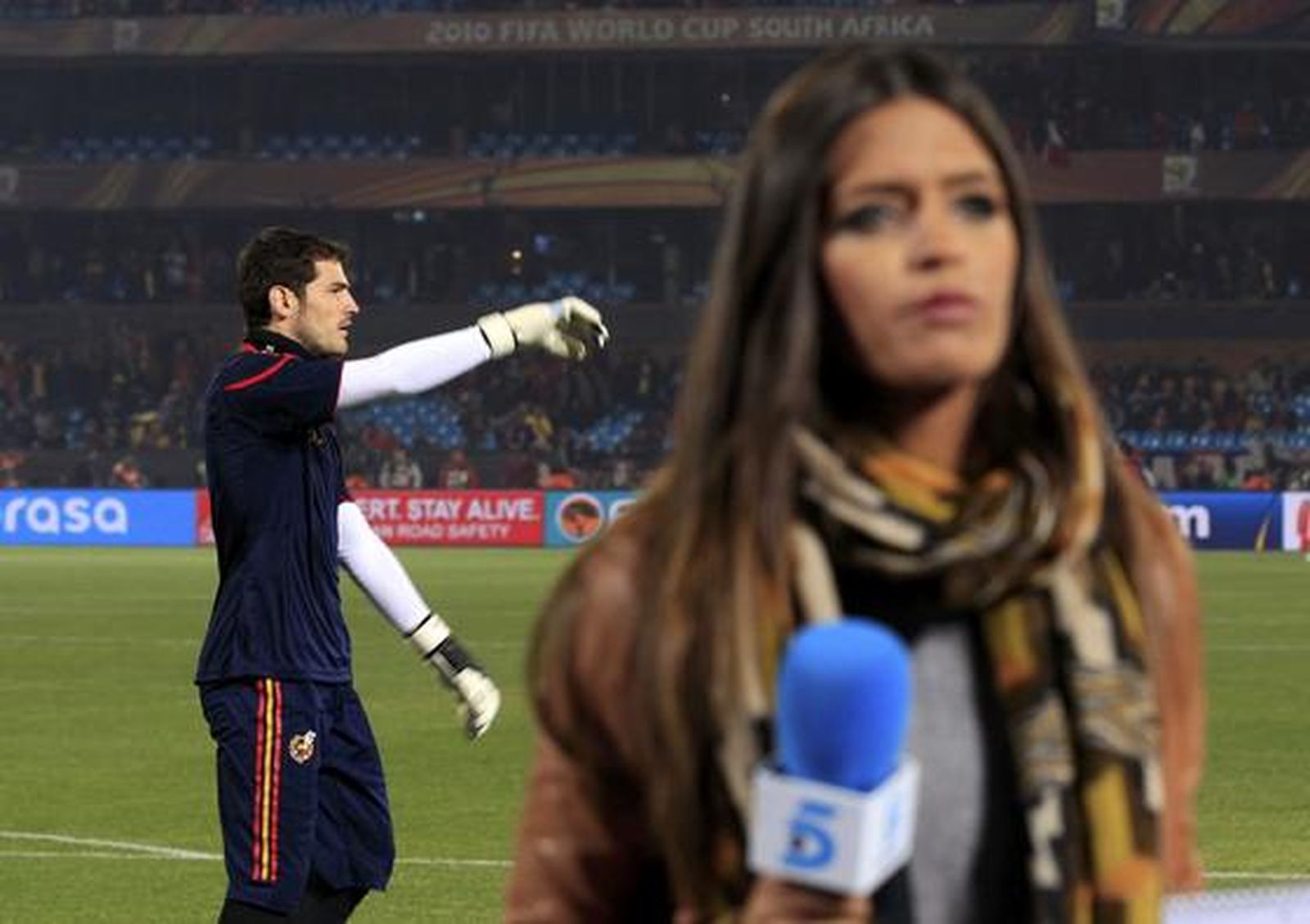 Iker Casillas, cerca de su actual pareja, la reportera Sara Carbonero. / Reportaje gráfico: EFE, Reuters, AFP.