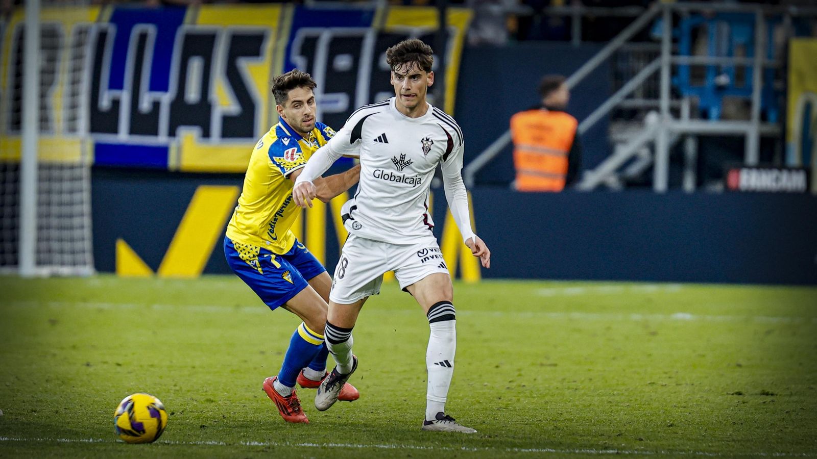 Búscate entre las fotos del partido de fútbol Cádiz CF - Albacete Balompié