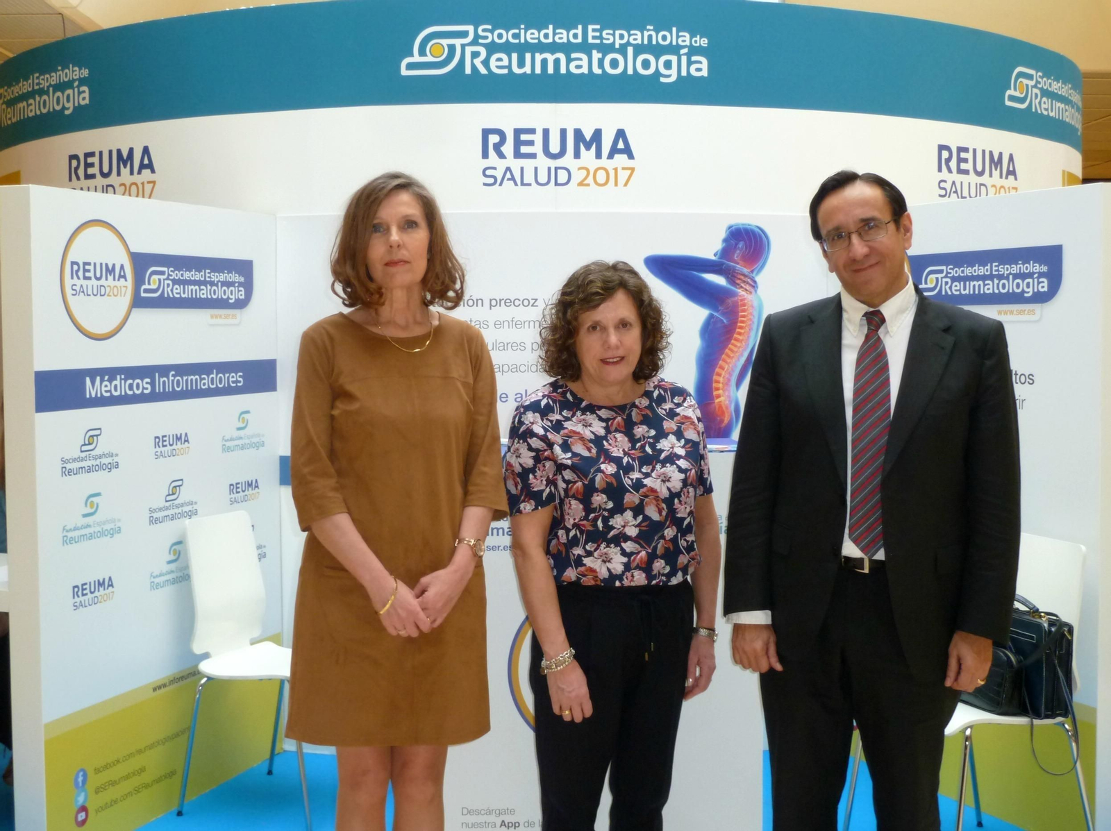 Mercedes Freire, Susana Romero y José Luis Andreu, durante el encuentro organizado por la Sociedad Española de Reumatología.