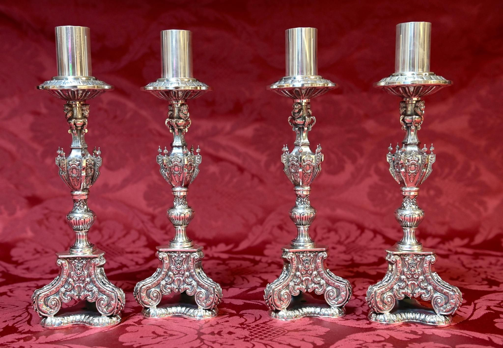 Nuevo juego de candeleros para el paso de palio de la Trinidad.