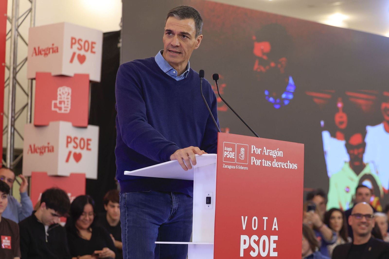 El presidente del Gobierno, Pedro Sánchez, en el cierre de la campaña electoral aragonesa.