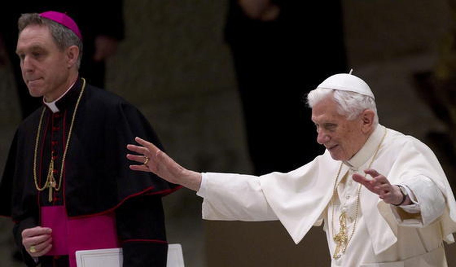 El Papa Benedicto XVI en su primera aparición tras anunciar su renuncia. / EFE