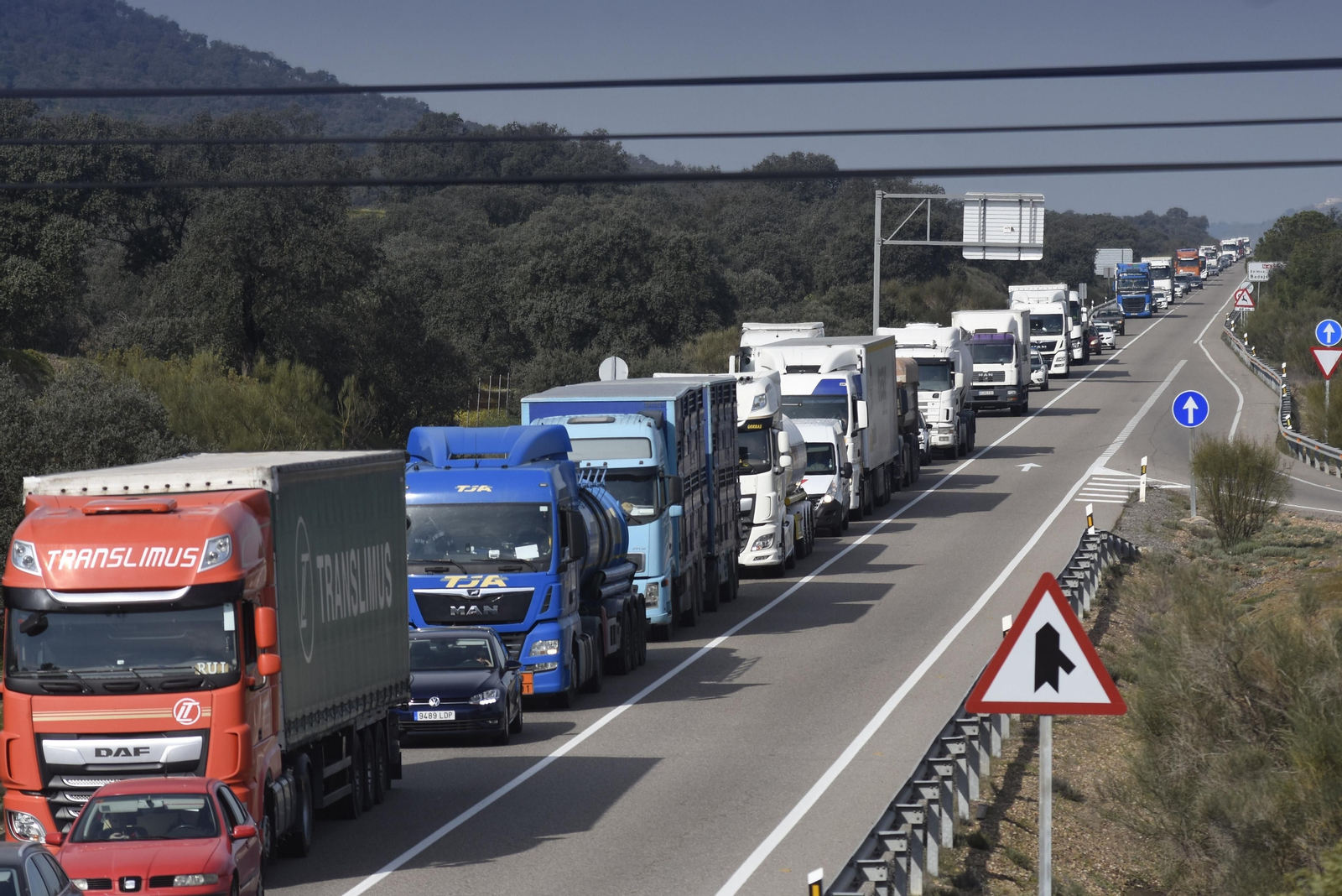 La protesta de los agricultores de la zona Norte de Córdoba, en imágenes